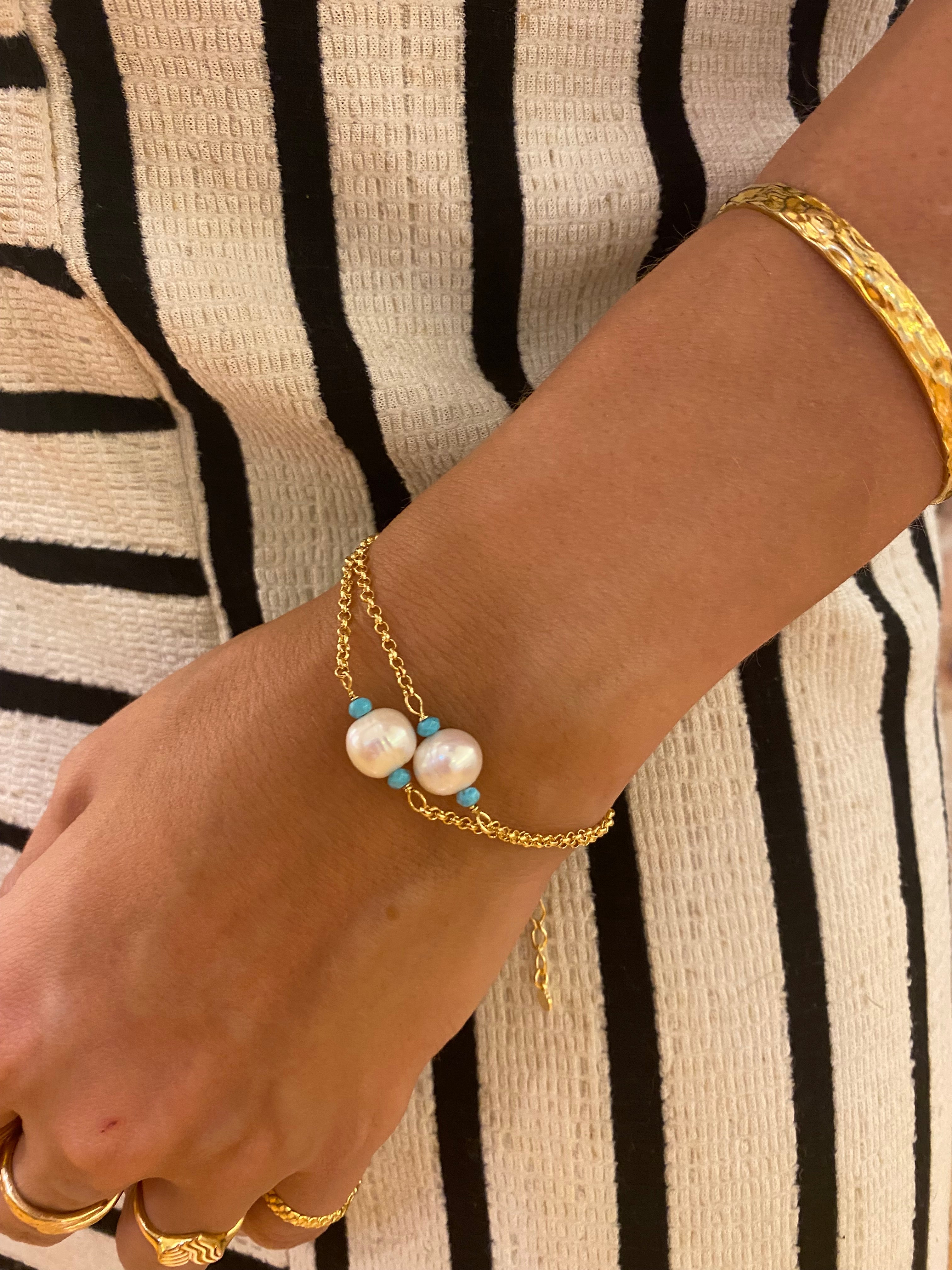PULSEIRA CELESTE PÉROLA TURQUESA OURO