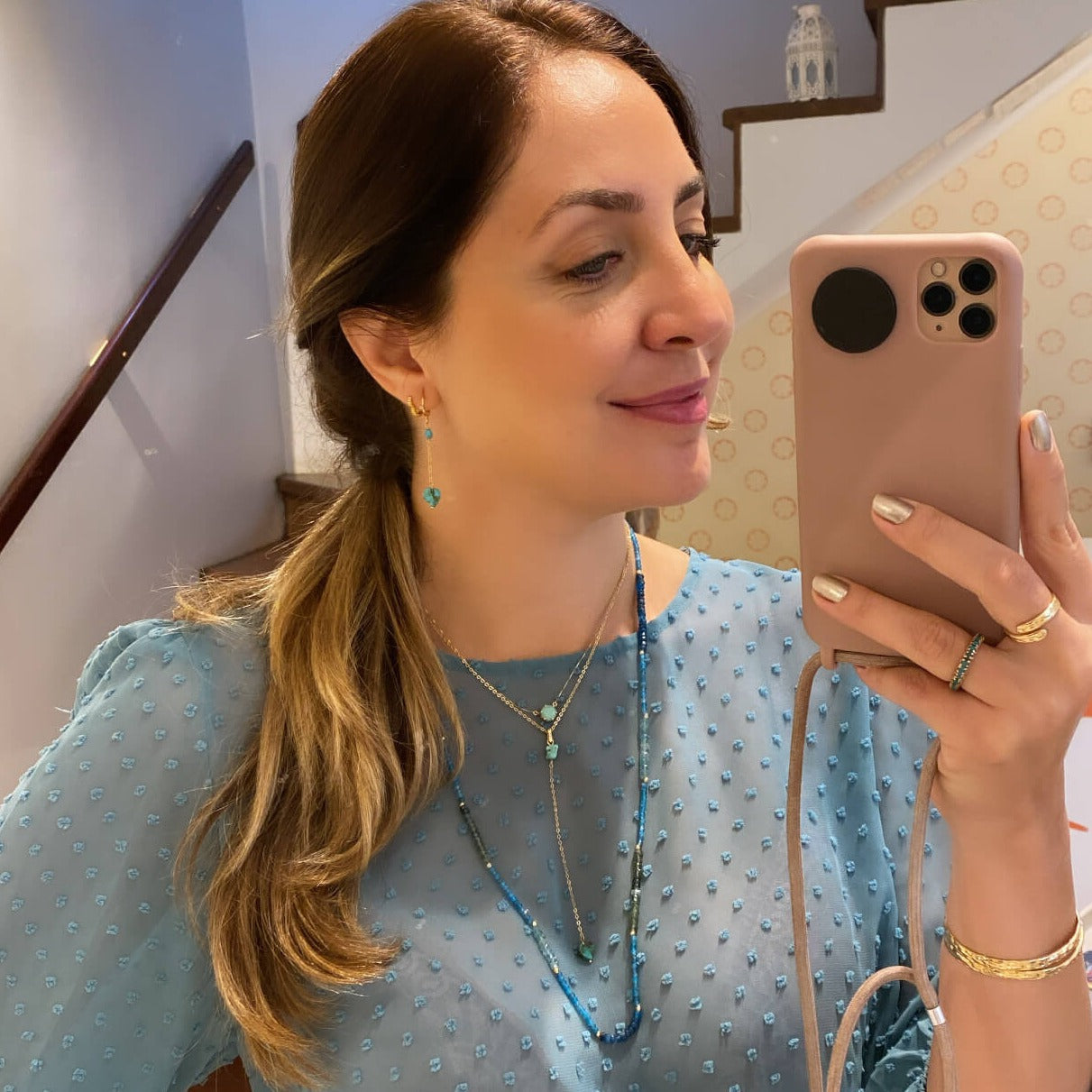 COLAR APATITA DIVINA LONGO OURO