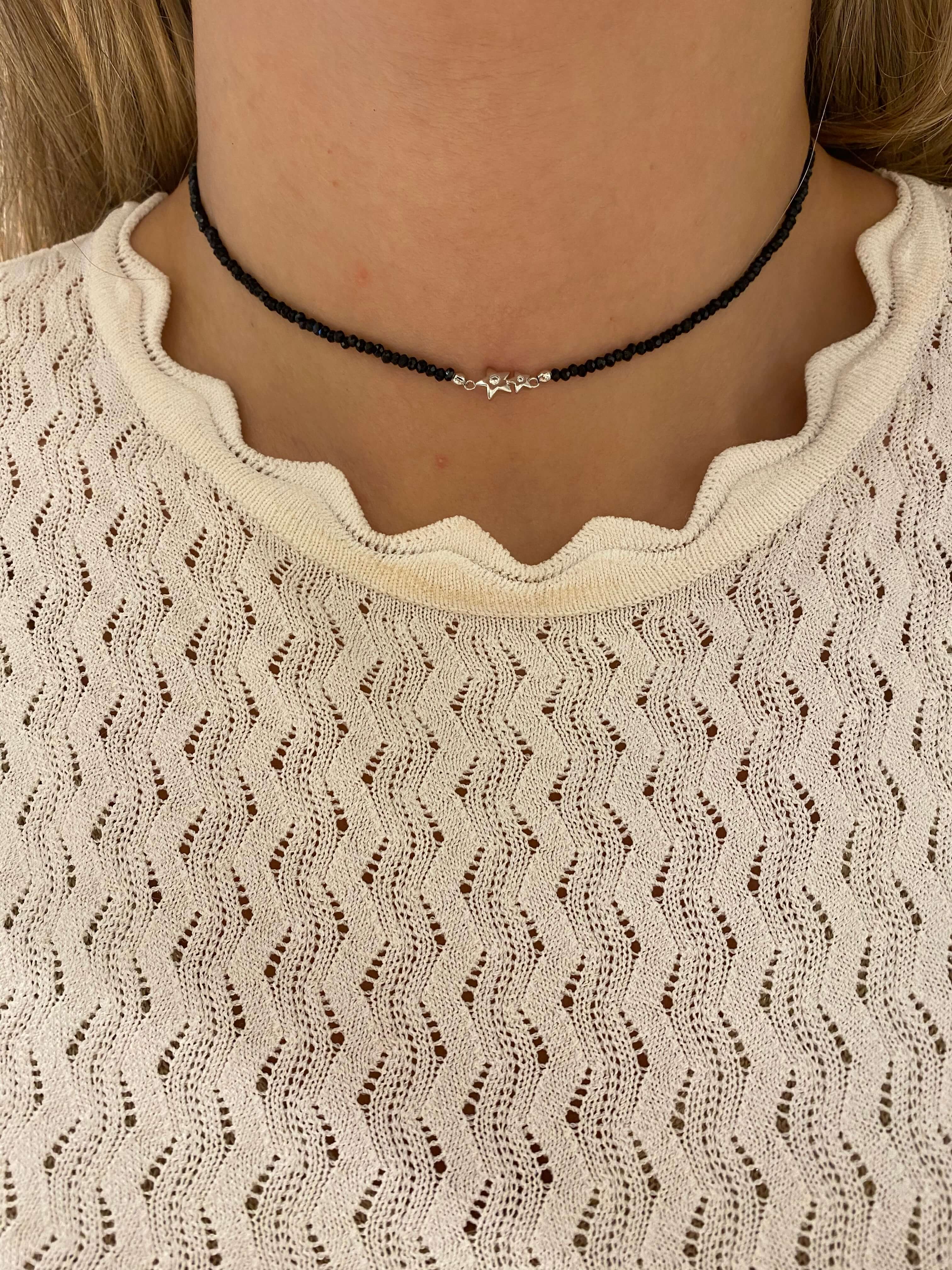 CHOKER NOITE ESTRELADA ESPINÉLIO RÓDIO