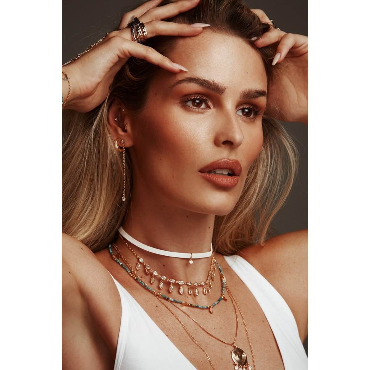 CHOKER BRANCO LUZ OURO - Anilú