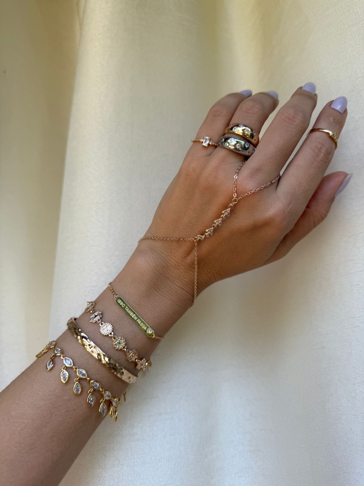 BRACELETE FONTE DE VIBRAÇÃO OURO