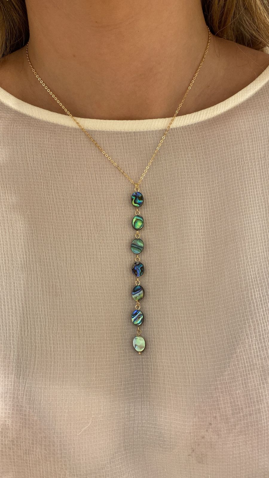 COLAR PÊNDULO DE ABALONE OVAL OURO