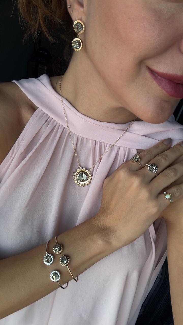 BRINCO RAIAR PIRITA LÚCIA OURO - Anilú