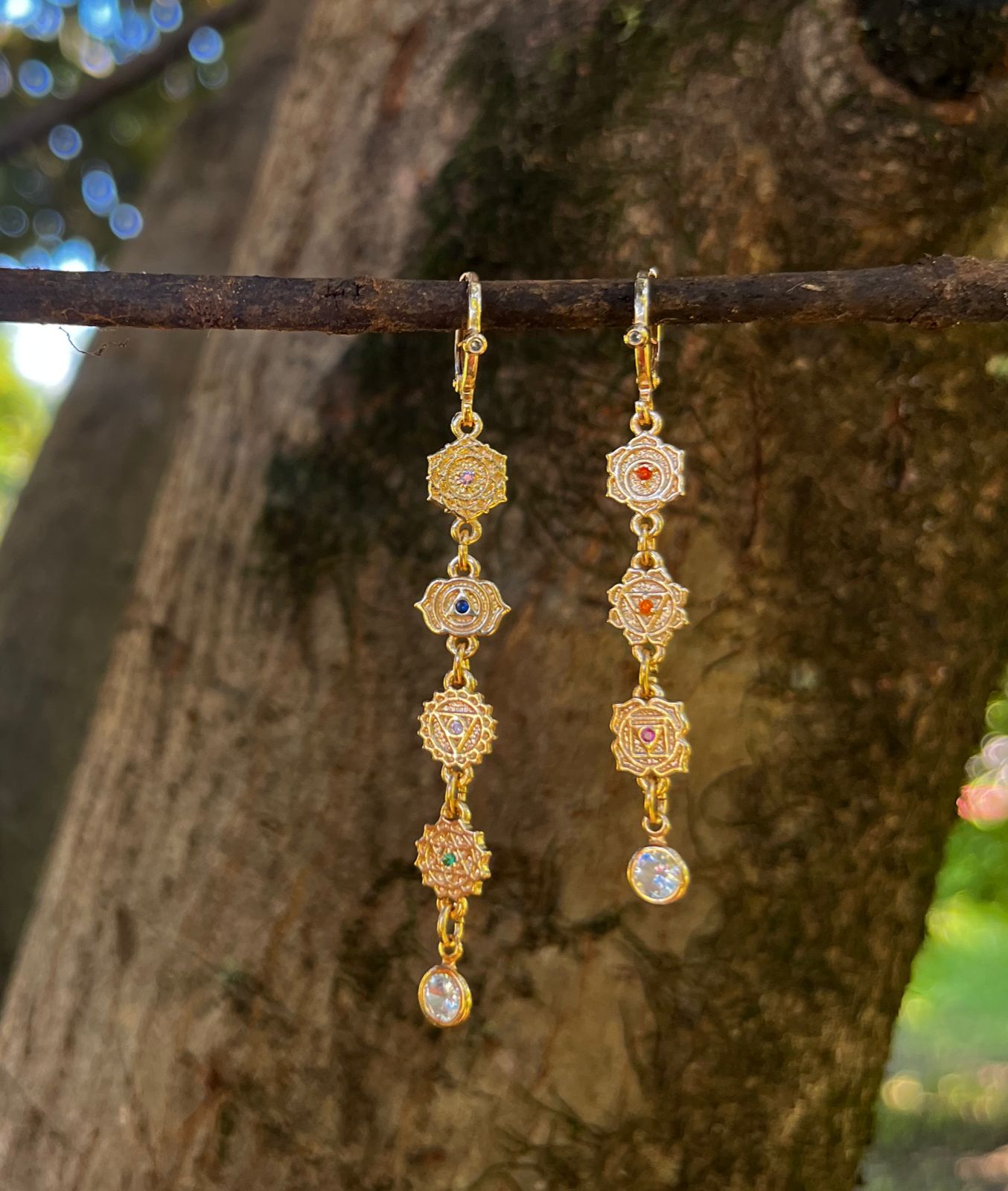 ARGOLA CHAKRAS OURO