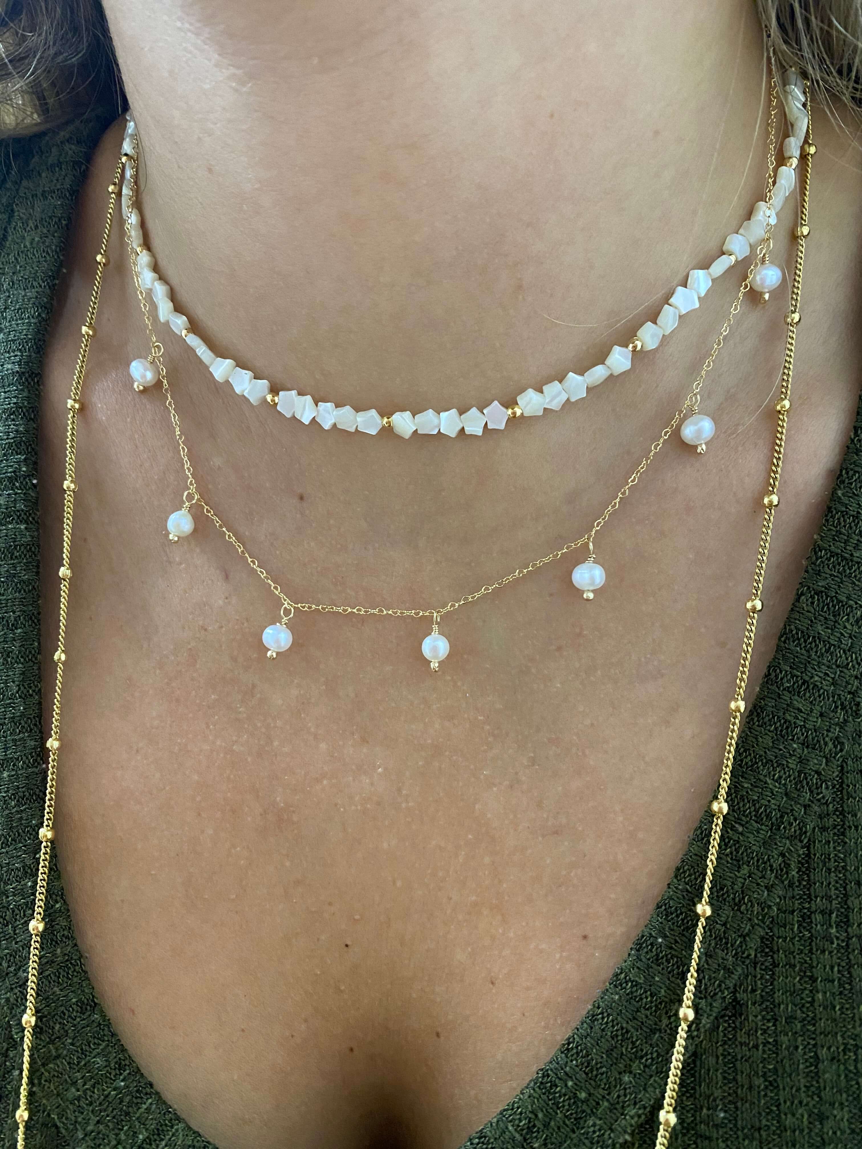 COLAR MINI STAR MADRE BRANCO OURO