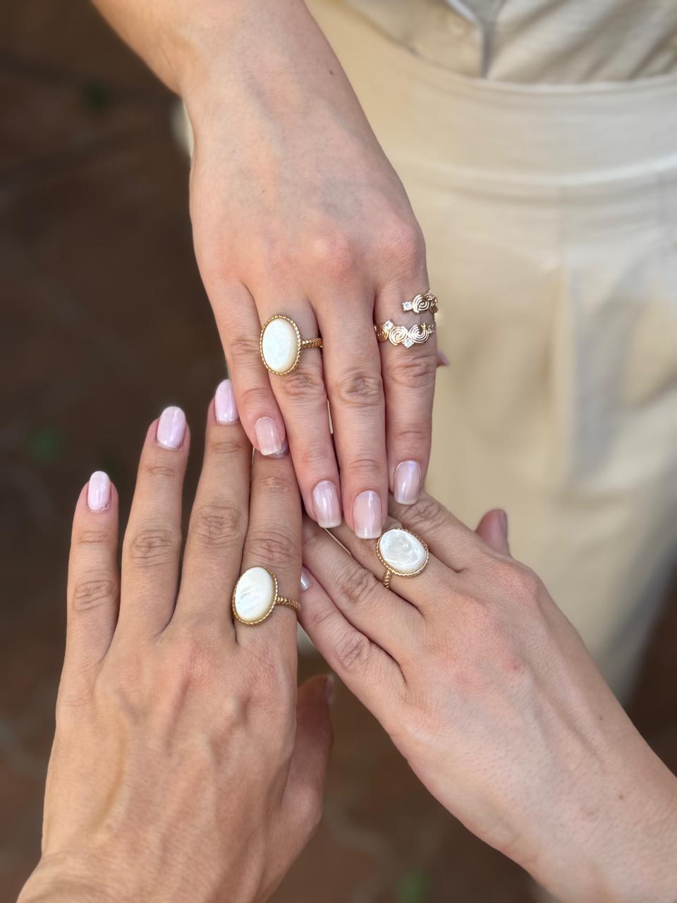 ANEL AMOR PRÓPRIO MADREPEROLA OURO AJUSTÁVEL