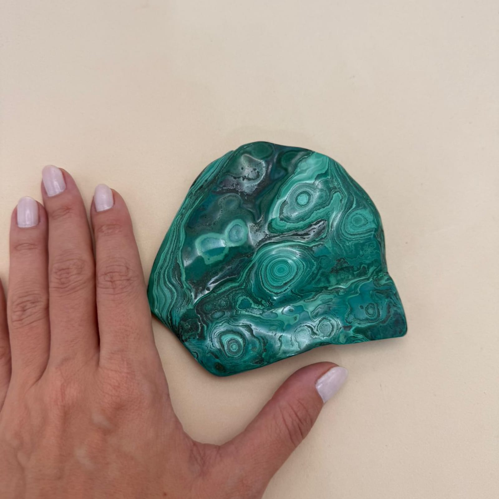 PEDRA MALAQUITA FELICIDADE - Anilú