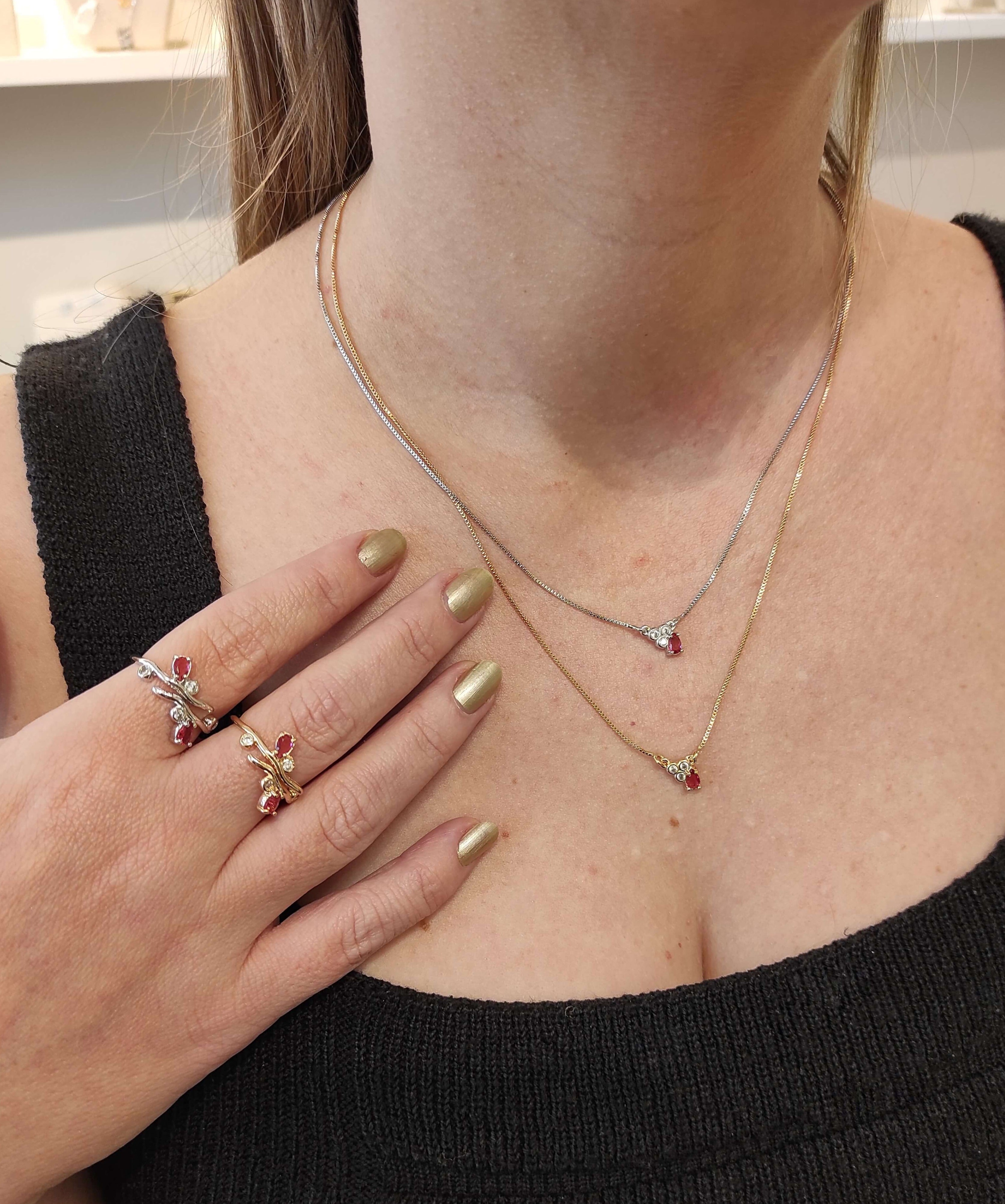 COLAR FLORESCER ROSA OURO